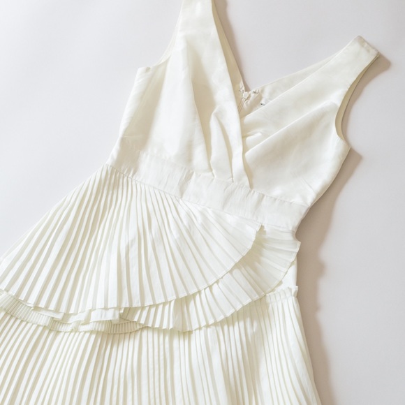 💎 RUFFLE DRESS 💎 - Picture 3 of 5